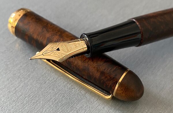 nakaya briarwood - nib detail 2.jpg