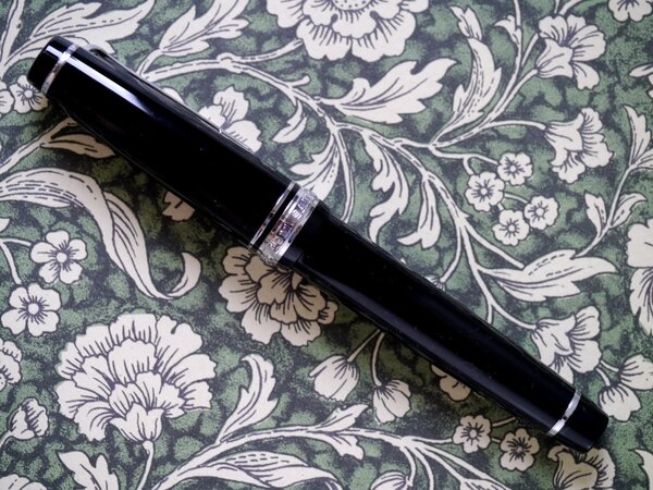 P1160438-3 Sailor Pro Gear.jpg