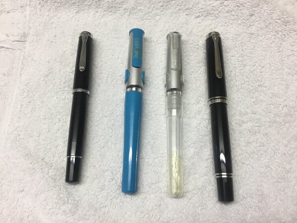 Pelikans, capped