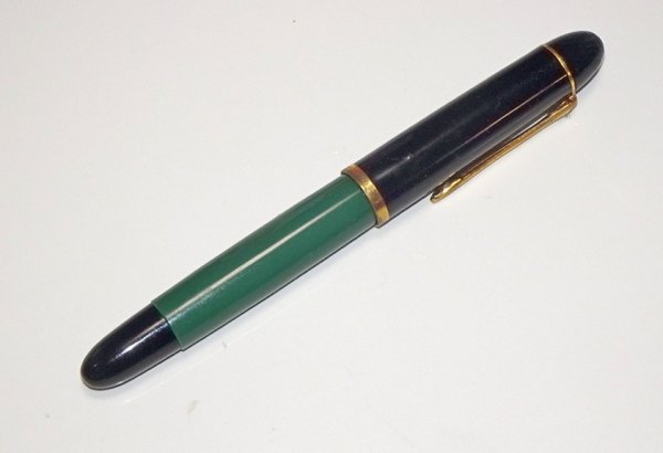 Pelikan 120 with cap closed