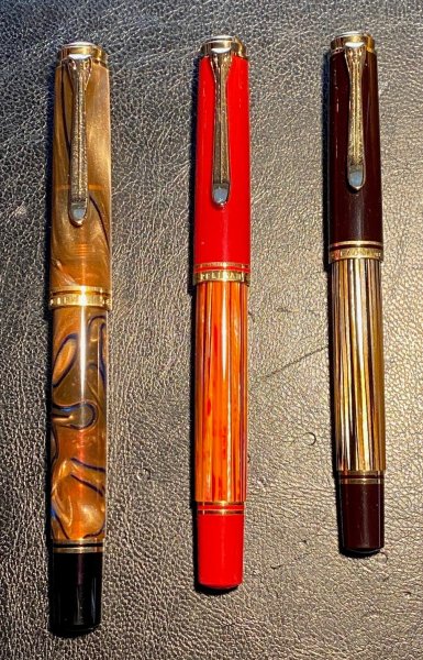 Pelikan M600 Tortoiseshell Red - size comparisons.jpg