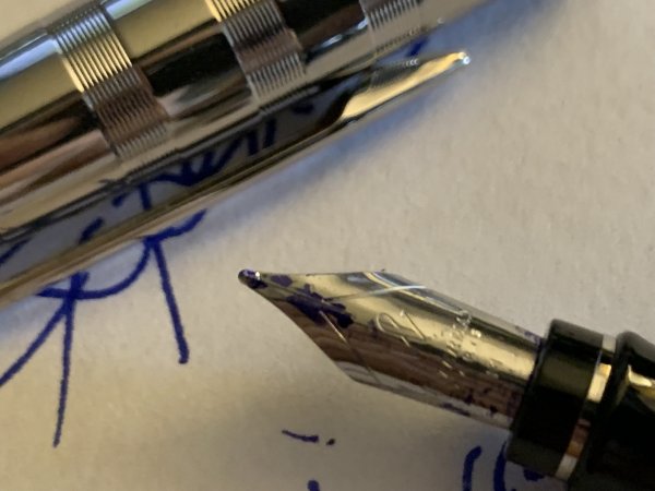 Ink Review: Aurora Black – pen, actually