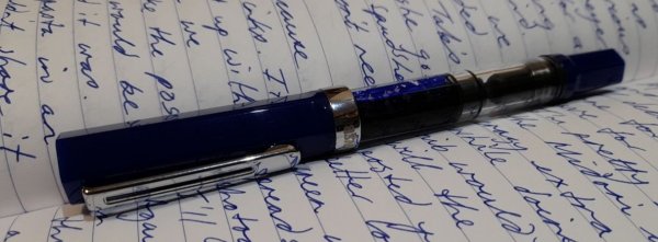 TWSBI _Dark Sapphire _QuinkBlue.jpg