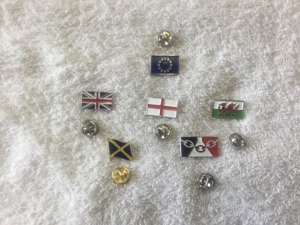 Flag badges/pins