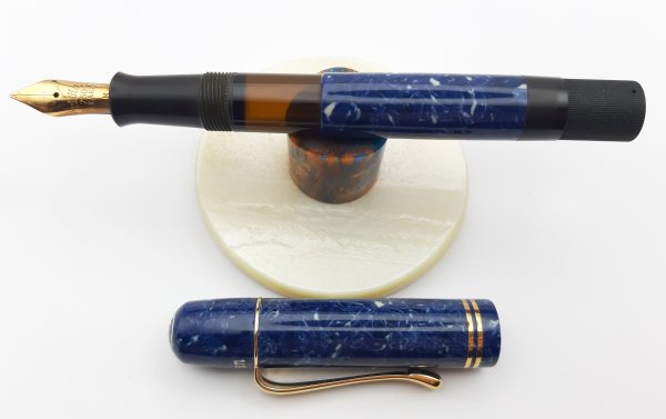 Pelikan M101 1935 Lapis Blau_02.jpg