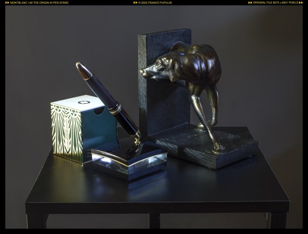 Montblanc 149 The Origin in pen stand ©FP.jpg