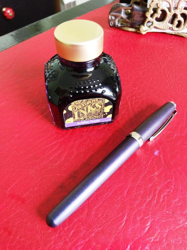 墨客- 英國fountain pens uk限定色，除了之前po過Scribble Purple