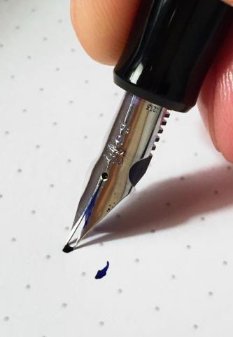 Pilot 912 Minuskin Modified Falcon Nib - Fountain Pen Reviews - The Fountain  Pen Network