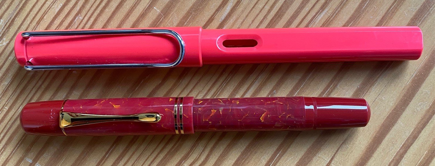 Marxistisch Helder op zelf Pen Pit Stop : Pelikan M101N Bright Red - Fountain Pen Reviews - The  Fountain Pen Network