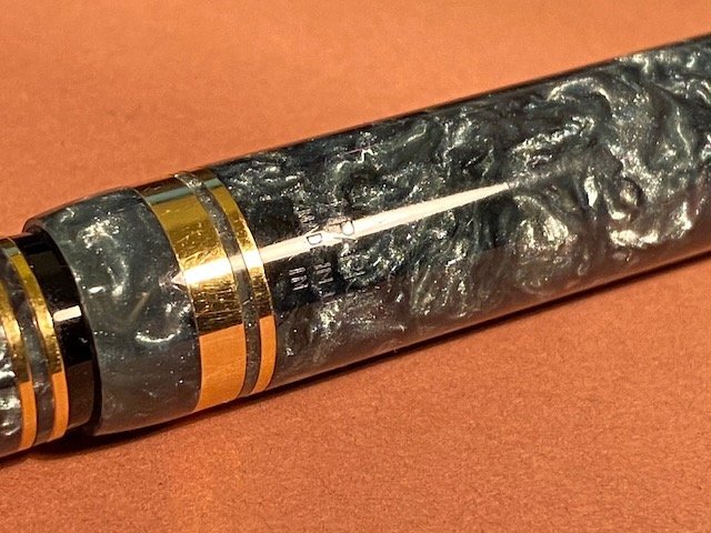 Parker Duofold International Fountain Pen - Godron Gold Lined, 18k Fine, in  Original Box (Near Mint, Works Well) - Peyton Street Pens
